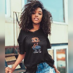 Gildan Black Graphic Tee with Betty Boop Cartoon Design S-XL